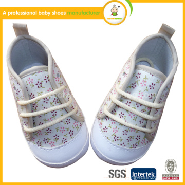 Zapatos de cuero florales del bebé del suéter suave al por mayor multiusos del embalaje de múltiples funciones con el certificado del CE